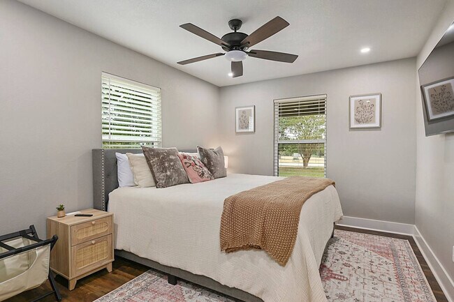 Building Photo - 5472 Andert Rd