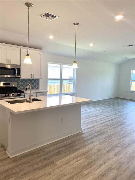 Building Photo - 7611 Pewter Luster Bnd