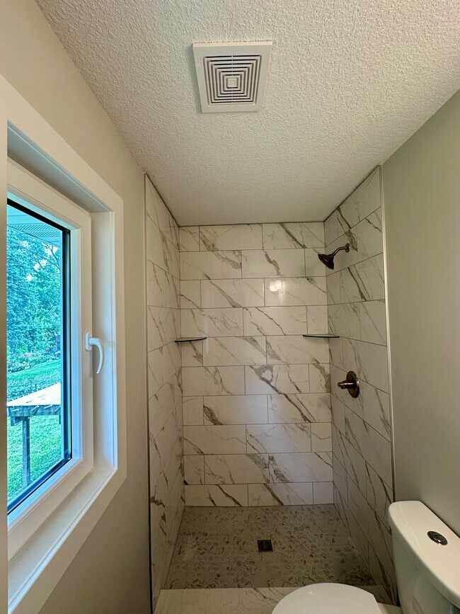 Building Photo - 3206 Vale Cir SW