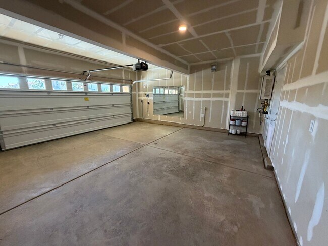 Building Photo - Beautiful 3-Bedroom Home in Anatolia