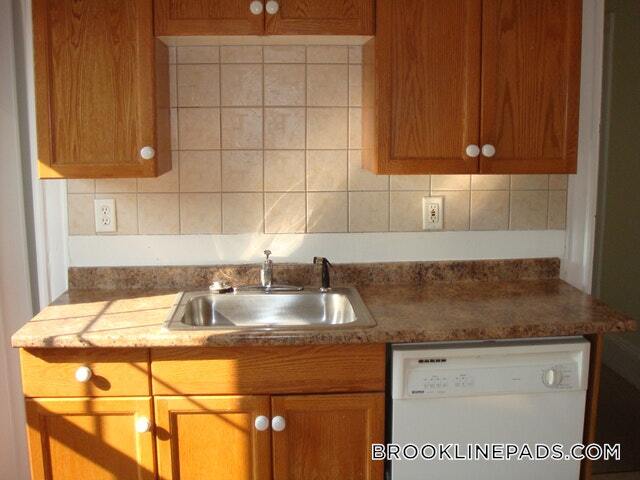 Building Photo - 794 Boylston St