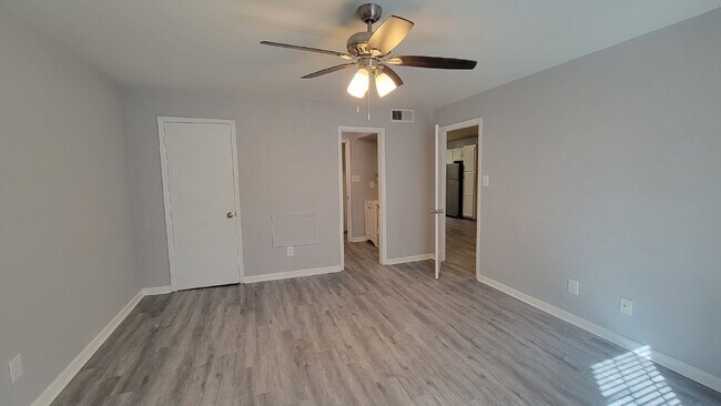 Building Photo - Coming Soon!!!  Accepting Section 8.  Deca...
