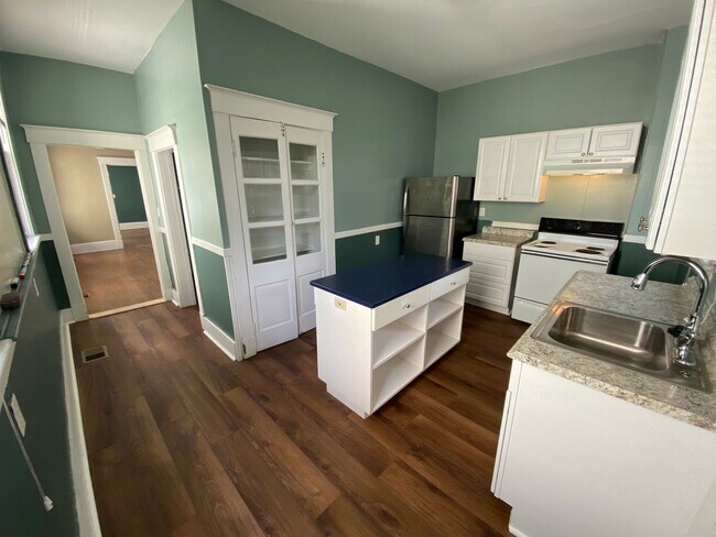 Building Photo - 5-7 East 33rd Street