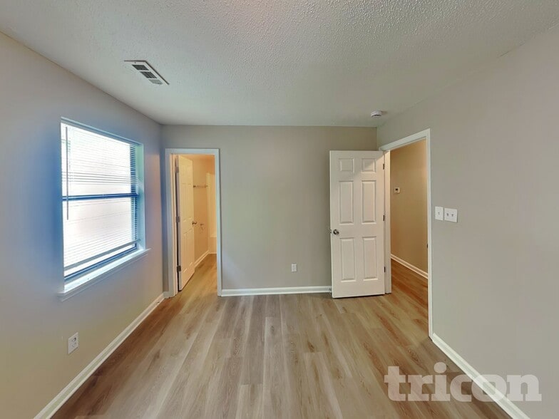 Building Photo - 6631 Flat Rock Dr