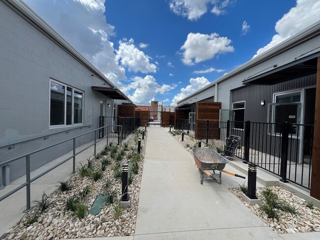 Building Photo - Hawn Plaza