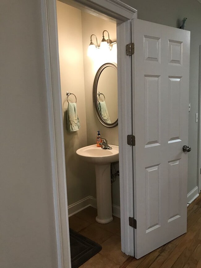 Building Photo - Stones Creek Townhome Condo!