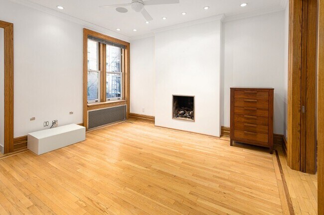 Building Photo - 106 Lexington Ave