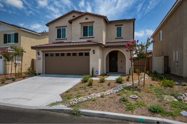 Building Photo - 28650 New Yorker Ln