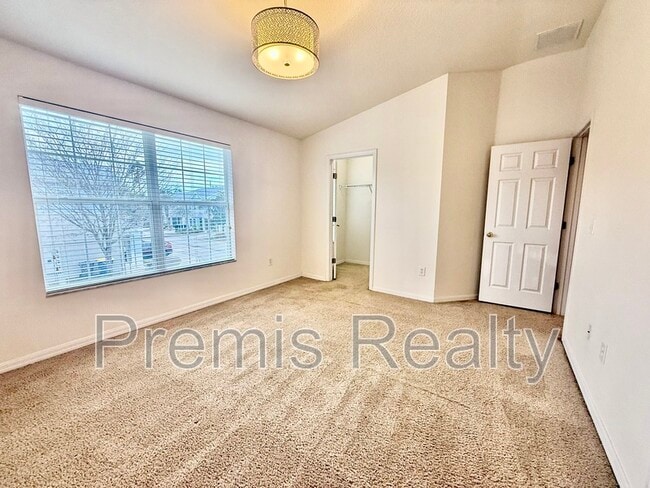 Building Photo - 2043 Strathmill Dr