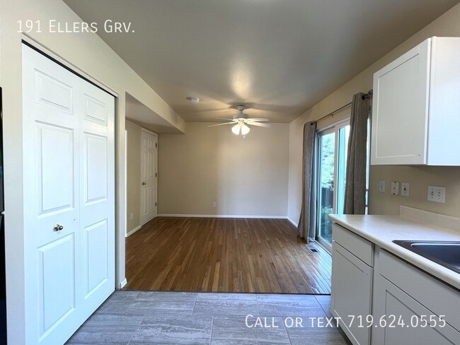 Building Photo - Beautiful Two-Story Condo For Rent