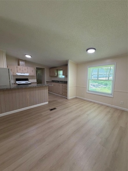 Building Photo - 175 Scarlet Oaks Dr