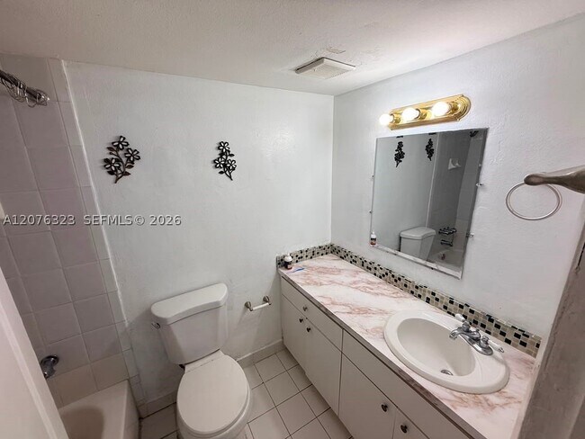 Building Photo - 1300 W 47th Pl
