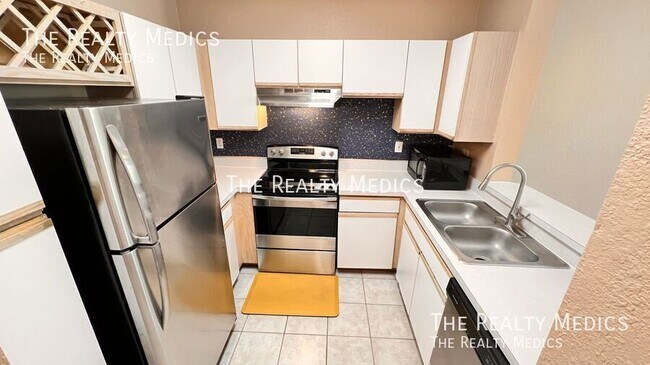 Building Photo - 2572 Robert Trent Jones Dr