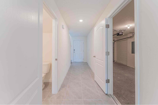 Building Photo - 654 Moscato Dr