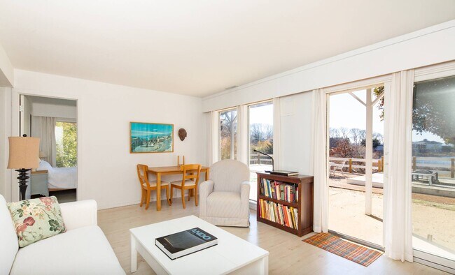 Building Photo - 20 Bay Inlet Rd