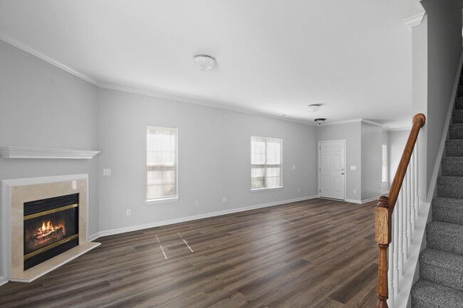 Building Photo - North Raleigh Townhouse with One Car Garage