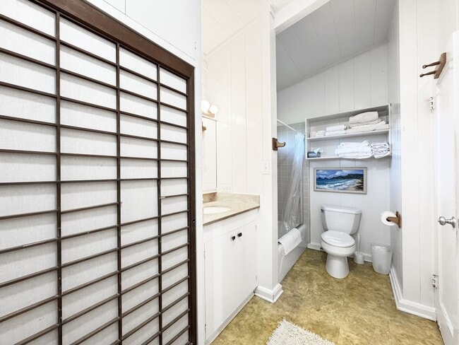 Building Photo - Furnished Kaimalino House Fronting Canal & Overlooking Kailua Bay