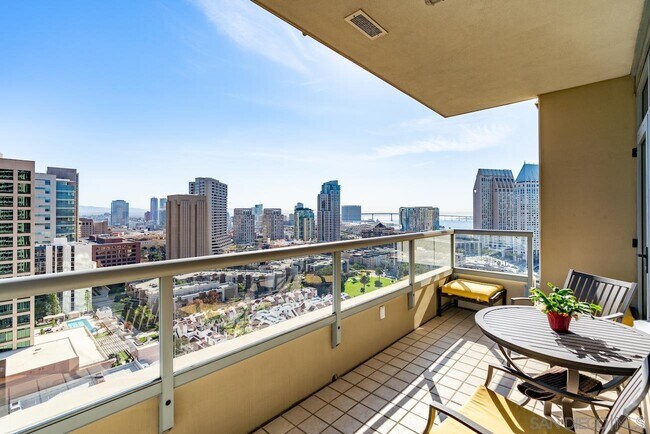 Building Photo - 700 W E St