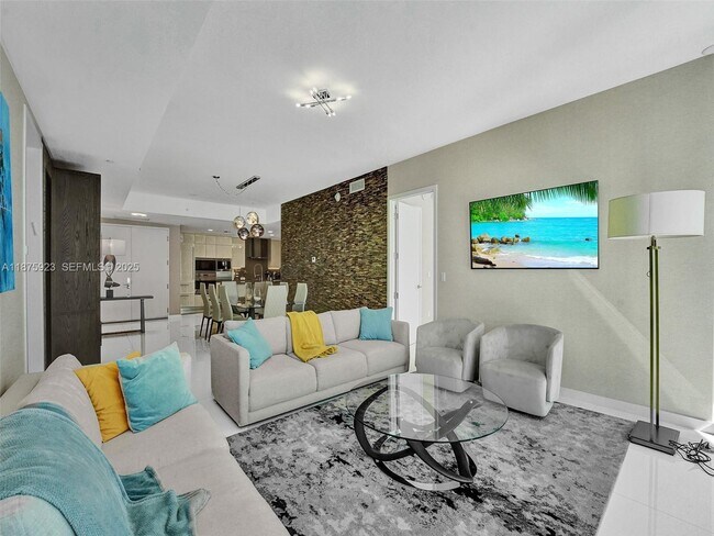 Building Photo - 17475 Collins Ave