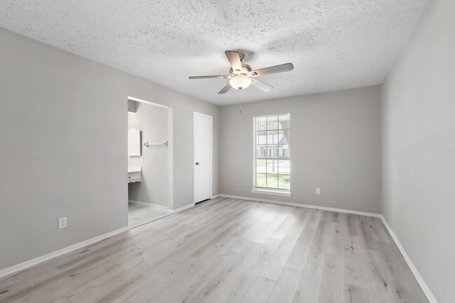 Building Photo - 13542 Wimbledon Dr