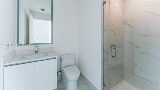 Building Photo - 700 NE 24th St