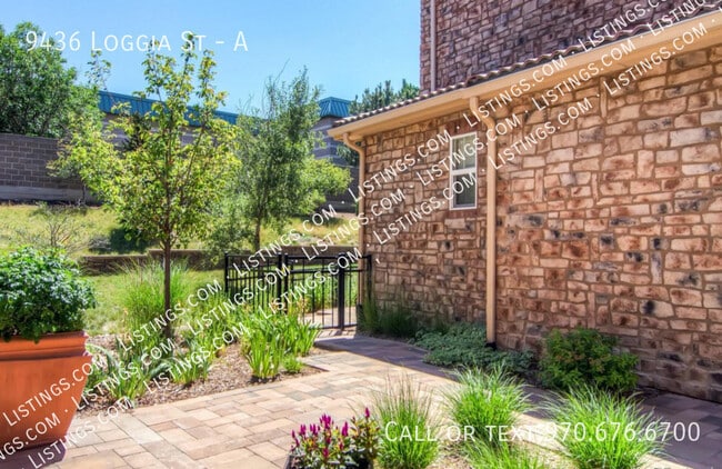 Building Photo - 9436 Loggia St