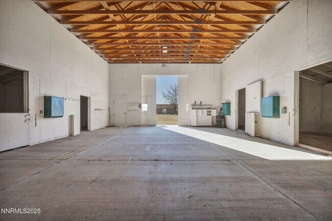 Building Photo - 430 Calle De La Plata