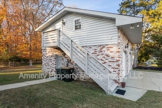 Building Photo - 121 Yorkshire Dr