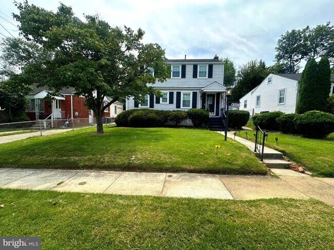 Building Photo - 5209 Mineola Rd