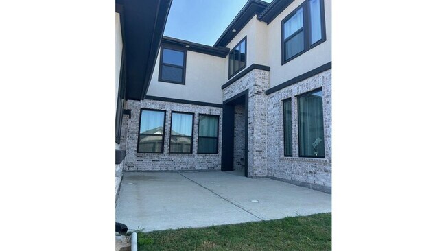 Building Photo - 17051 Luminous Ln