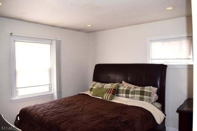 Building Photo - 4 Chesler Square