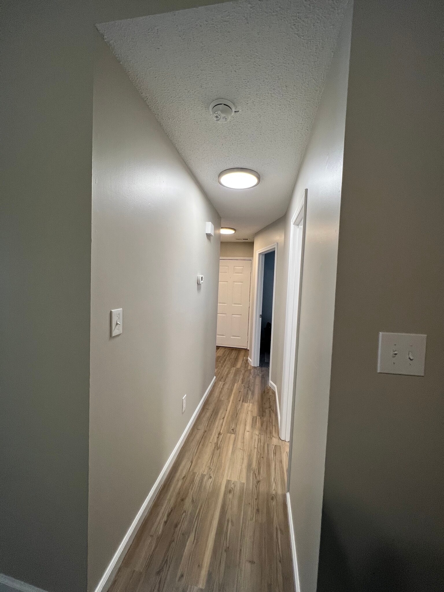 Building Photo - 2104 Rolling Ridge Dr