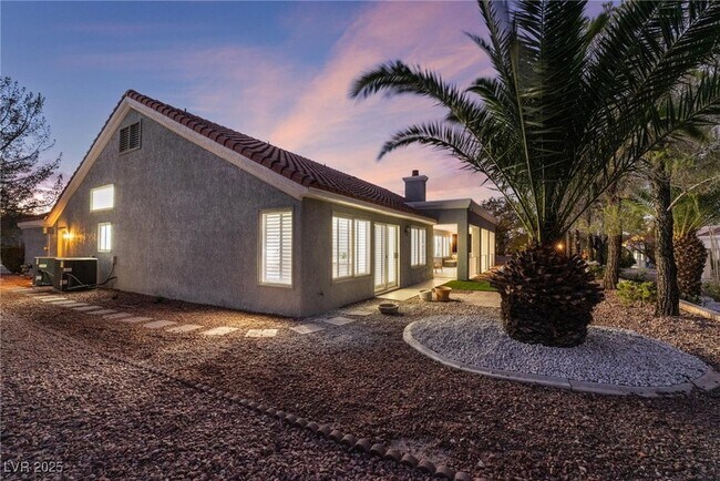 Building Photo - 2528 Sunup Dr