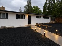 Building Photo - 1801 Siskiyou Blvd