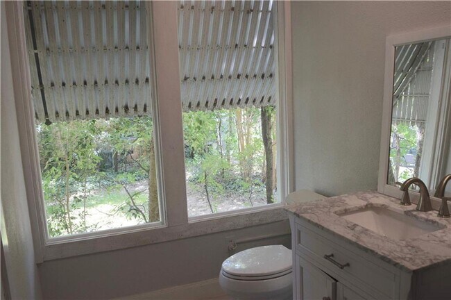 Building Photo - 1101 W 22nd St