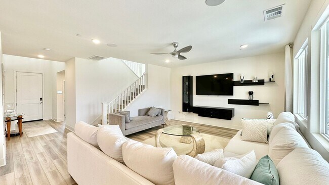 Building Photo - Beautifully Designed, and Upgraded, Newer ...