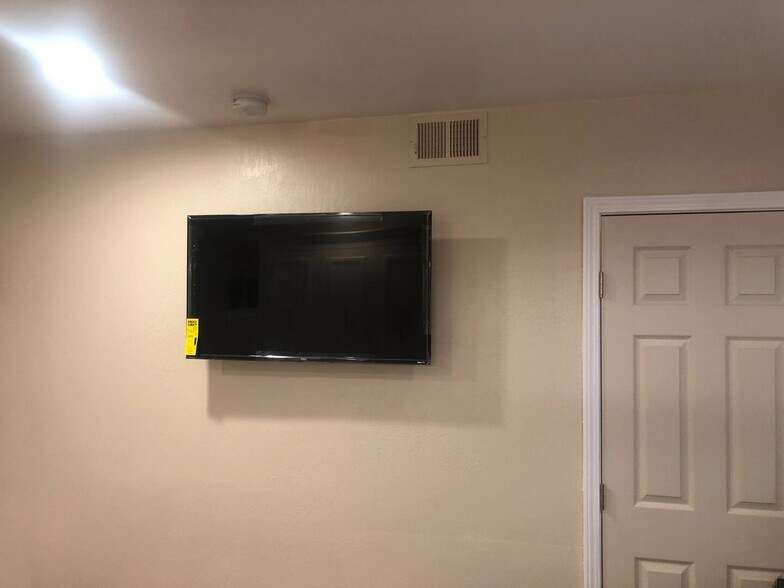TV with Netflix Streaming - 1845 Blue Spruce Ct