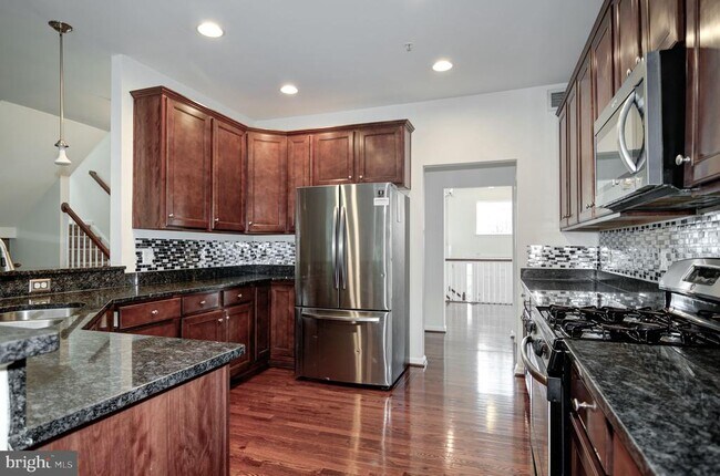 Building Photo - 3401 Eagle Ridge Dr