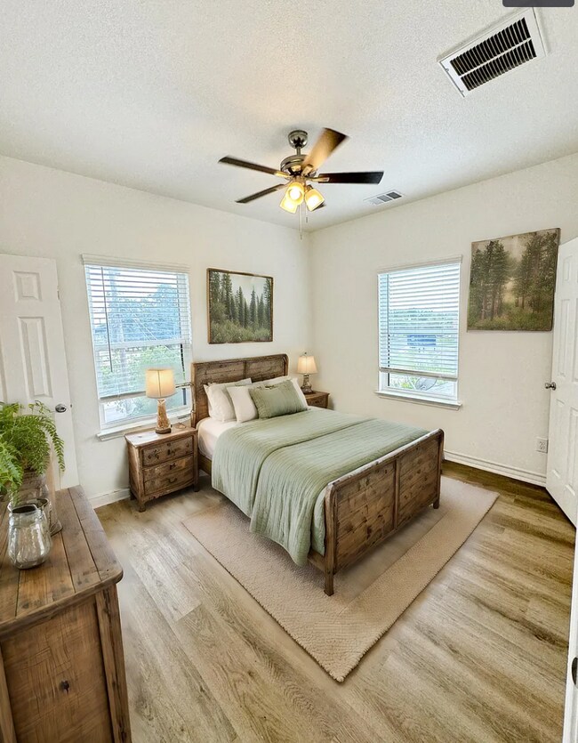 Building Photo - 707 Runnels Ave