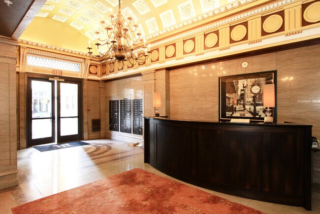 Building Photo - 531 S Gay St