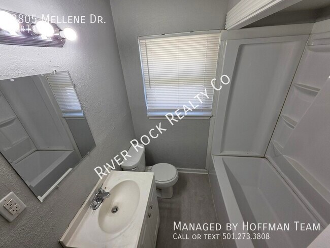 Building Photo - 3805 Mellene Dr
