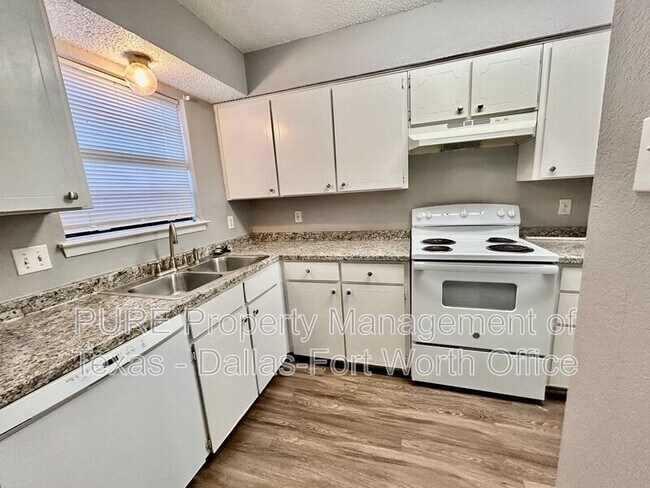 Building Photo - 936 Southmoor Dr