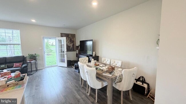 Building Photo - 20 Nelsons Wy