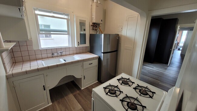 Kitchen - 1521 Monterey Blvd