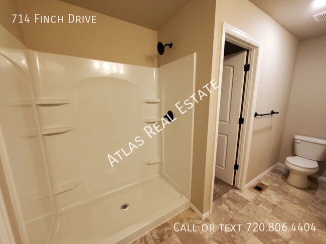 Building Photo - New 3 Bed/2.5 Bath Townhome w/ Basement in...