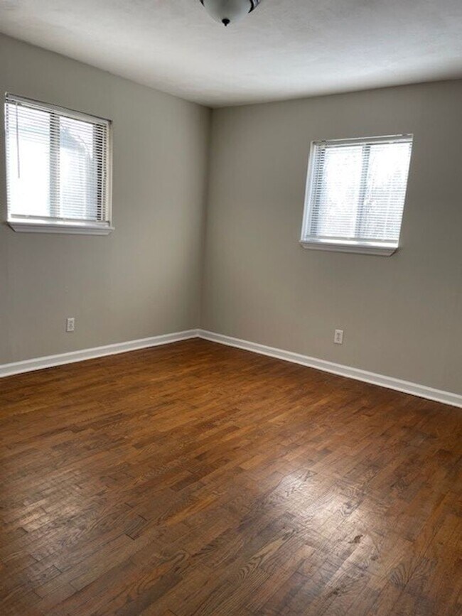 Building Photo - SINGLE FAMILY HOME