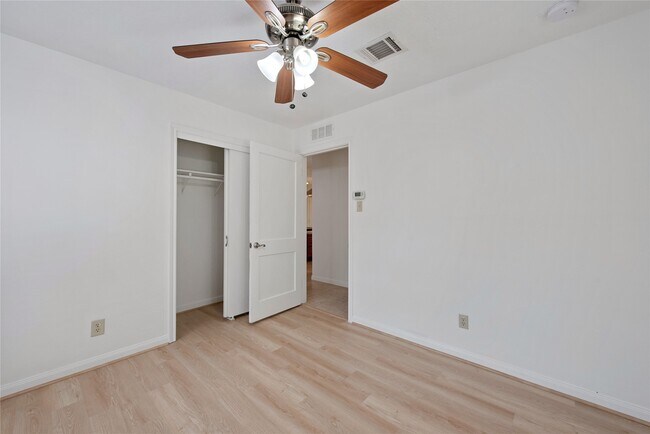 Building Photo - 1510 Afton St