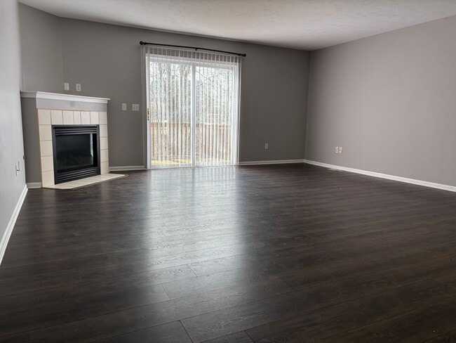 Building Photo - Knapps Corner Townhome available now. Forest Hills Schools