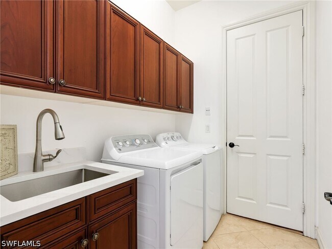 Building Photo - 7660 Cottesmore Dr