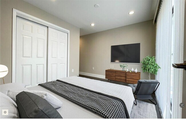 Building Photo - 935 La Posada Dr